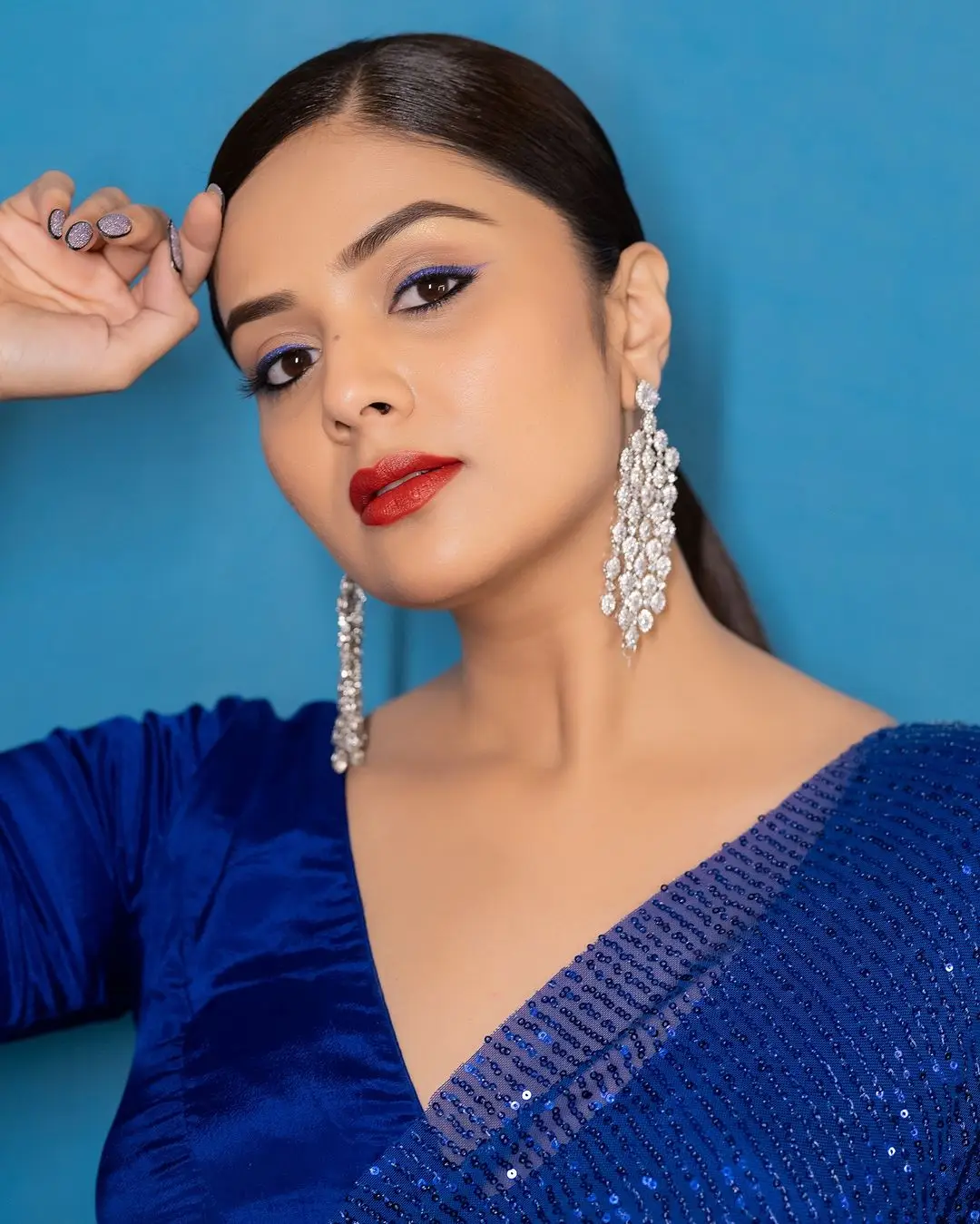 ZEE TV Actress Sreemukhi in Traditional Blue Saree Blouse